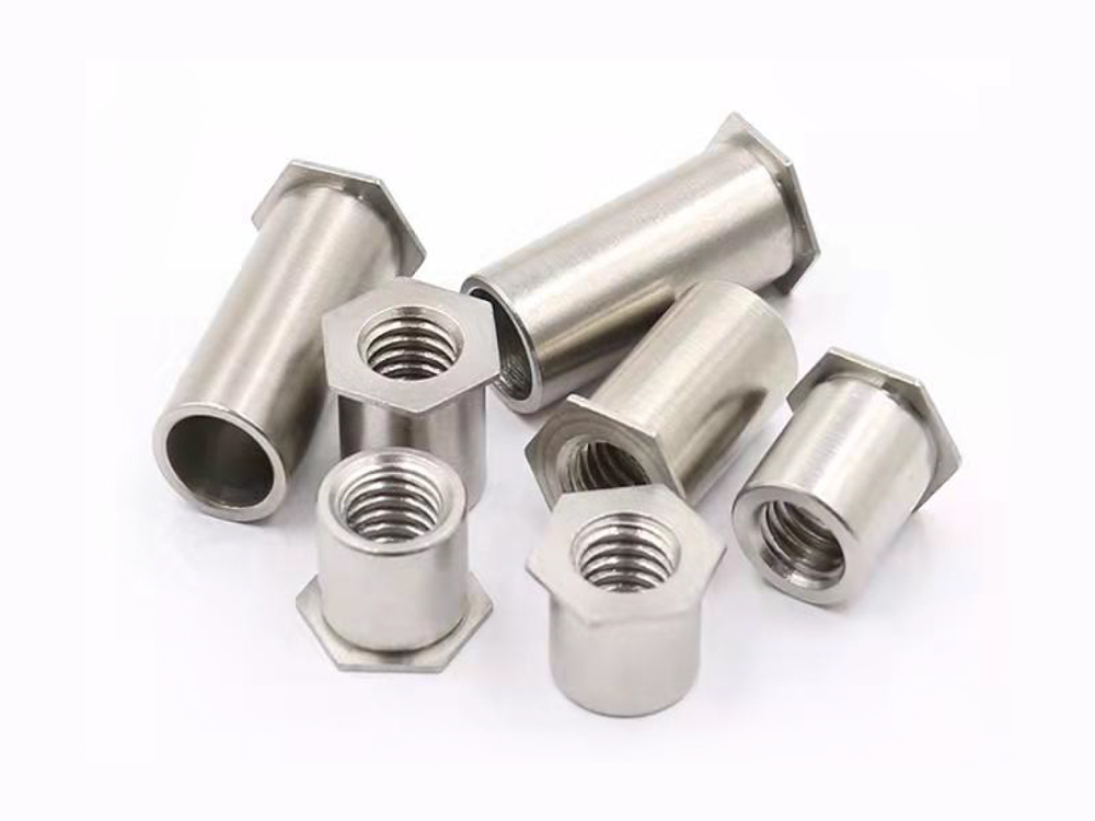 不同规格的不锈钢通孔