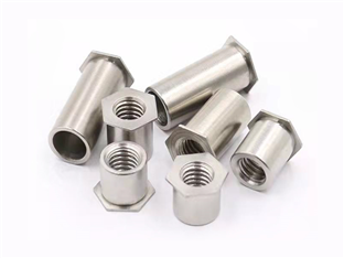 不同规格的不锈钢通孔